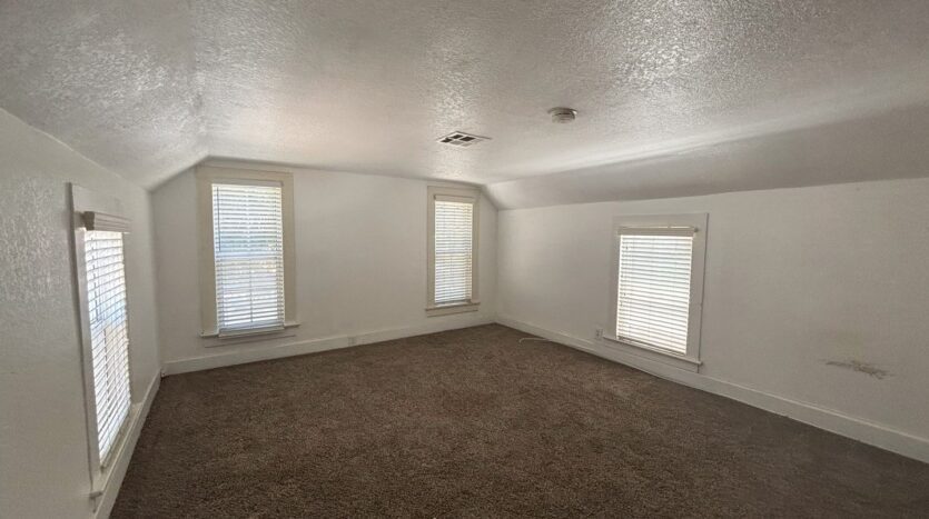 814 W Grand Blvd  - Upper Unit 1/2 - Corona - California - 2 bed, 1 bath rental property