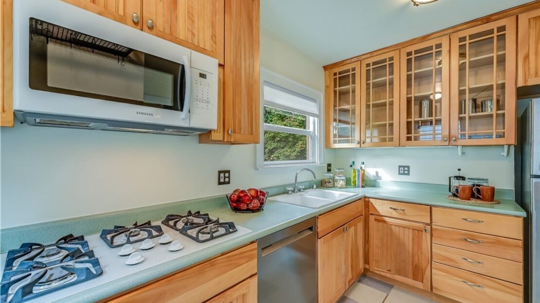 821 NE 60th Street - Seattle - Washington - 3 bed, 2 bath rental property