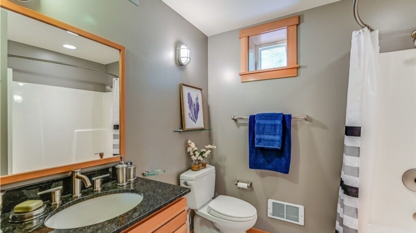 821 NE 60th Street - Seattle - Washington - 3 bed, 2 bath rental property