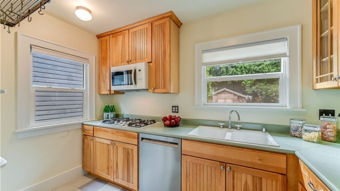 821 NE 60th Street - Seattle - Washington - 3 bed, 2 bath rental property