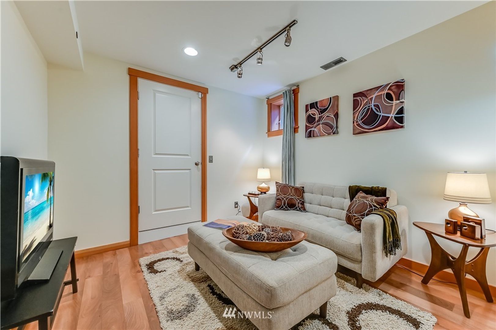 821 NE 60th Street - Seattle - Washington - 3 bed, 2 bath rental property