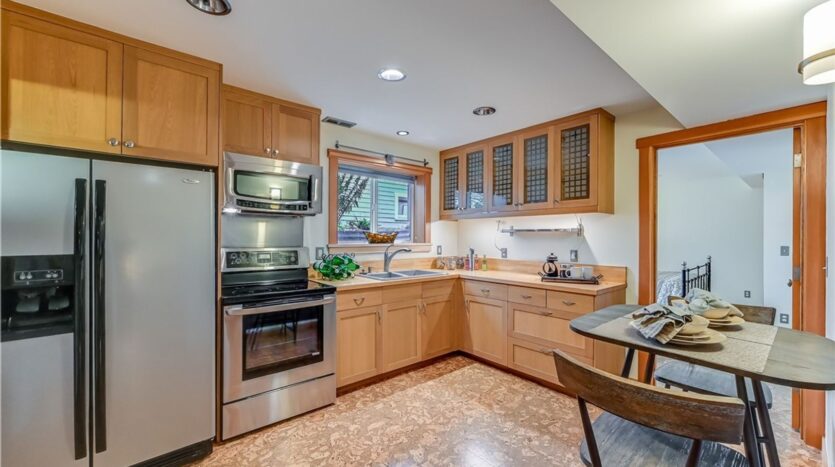 821 NE 60th Street - Seattle - Washington - 3 bed, 2 bath rental property