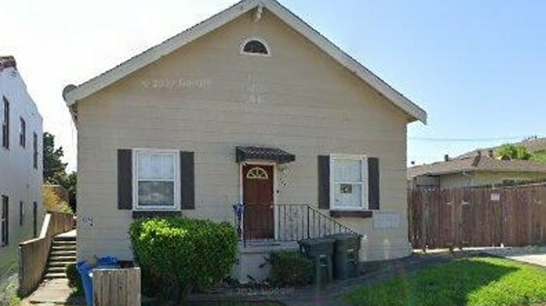 827 Pennsylvania Street Unit B - Vallejo - California - 1 bed, 1 bath rental property