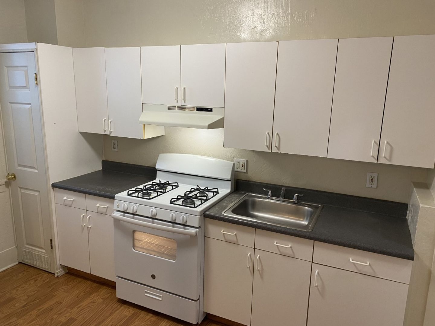 827 Pennsylvania Street Unit B - Vallejo - California - 1 bed, 1 bath rental property