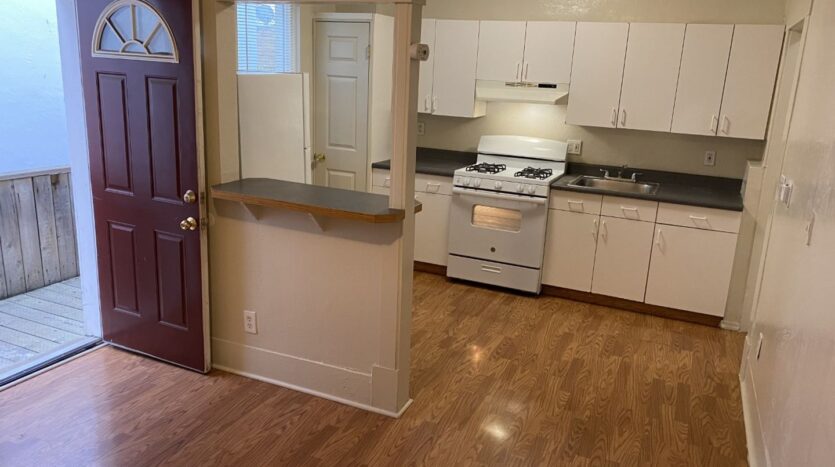 827 Pennsylvania Street Unit B - Vallejo - California - 1 bed, 1 bath rental property