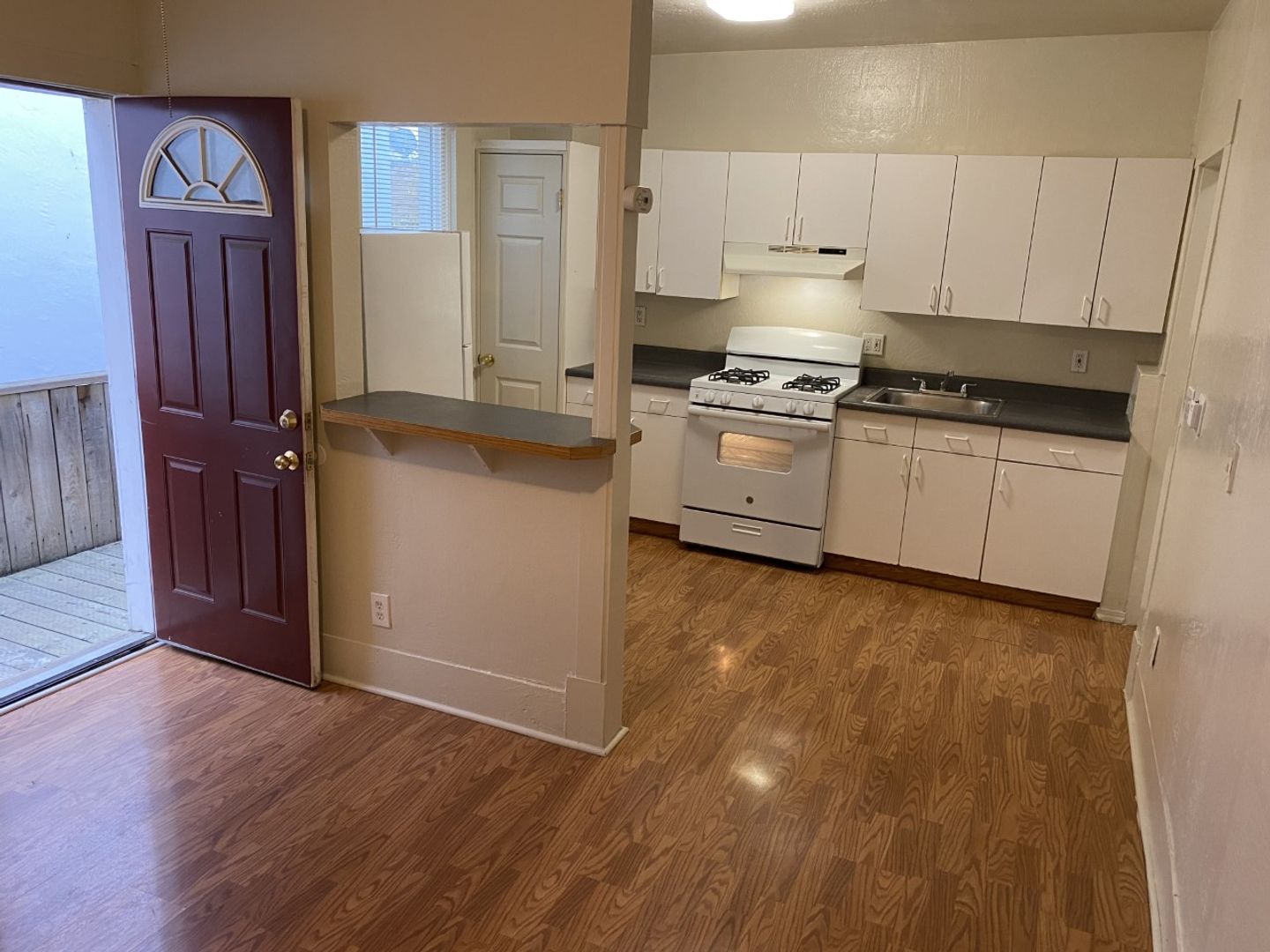 827 Pennsylvania Street Unit B - Vallejo - California - 1 bed, 1 bath rental property