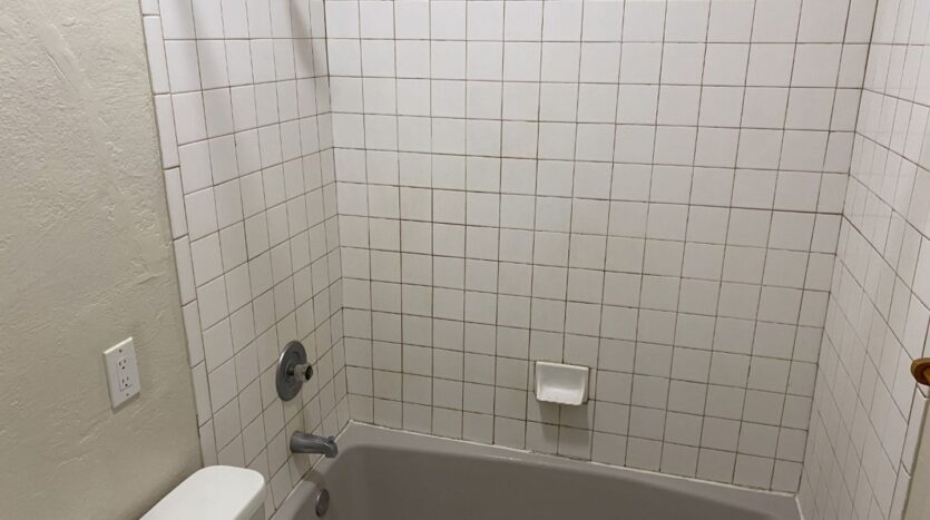 827 Pennsylvania Street Unit B - Vallejo - California - 1 bed, 1 bath rental property