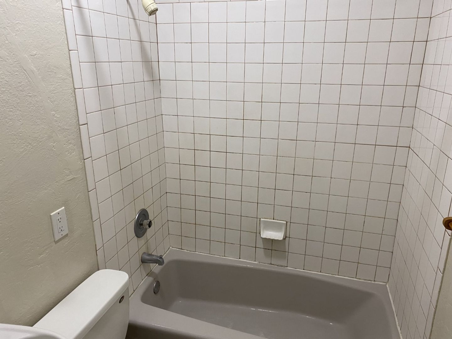 827 Pennsylvania Street Unit B - Vallejo - California - 1 bed, 1 bath rental property