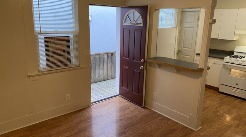 827 Pennsylvania Street Unit B - Vallejo - California - 1 bed, 1 bath rental property