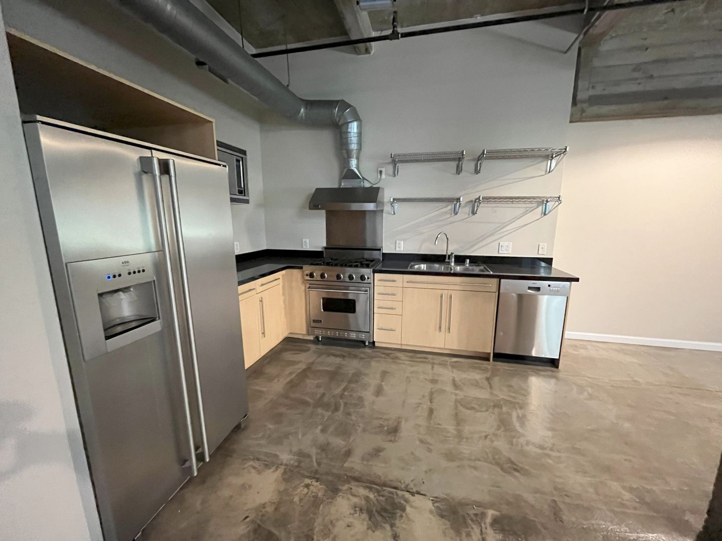 835 Locust Avenue Unit 109 - Long Beach - California - 1 bed, 1 bath rental property