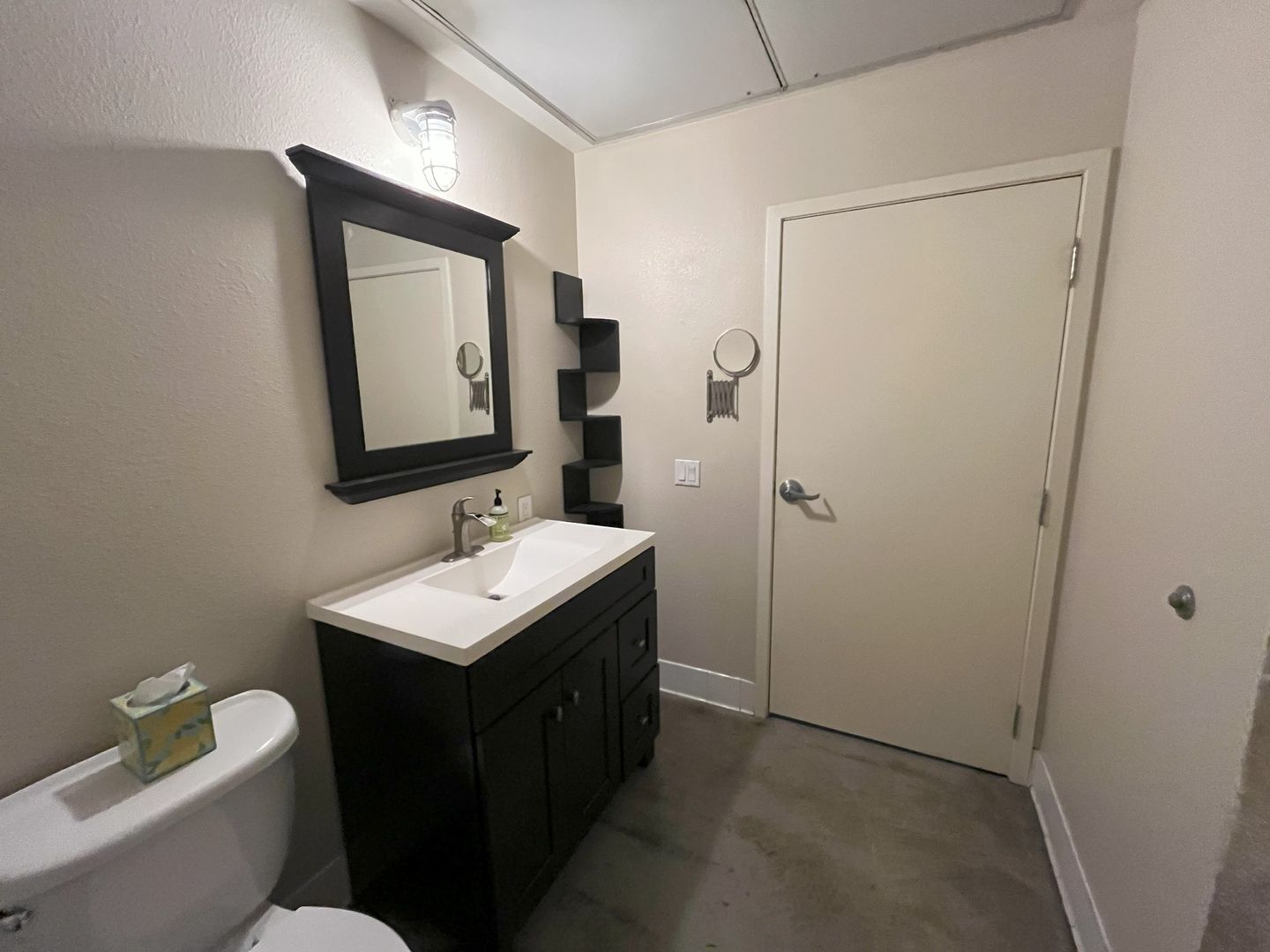 835 Locust Avenue Unit 109 - Long Beach - California - 1 bed, 1 bath rental property