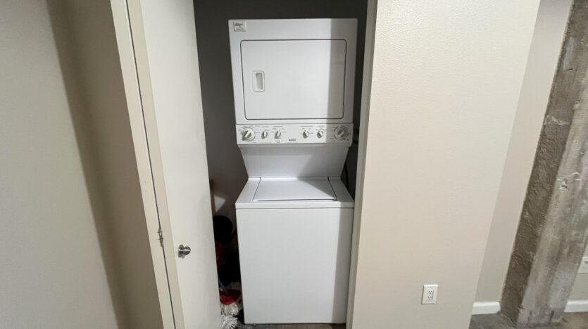 835 Locust Avenue Unit 109 - Long Beach - California - 1 bed, 1 bath rental property