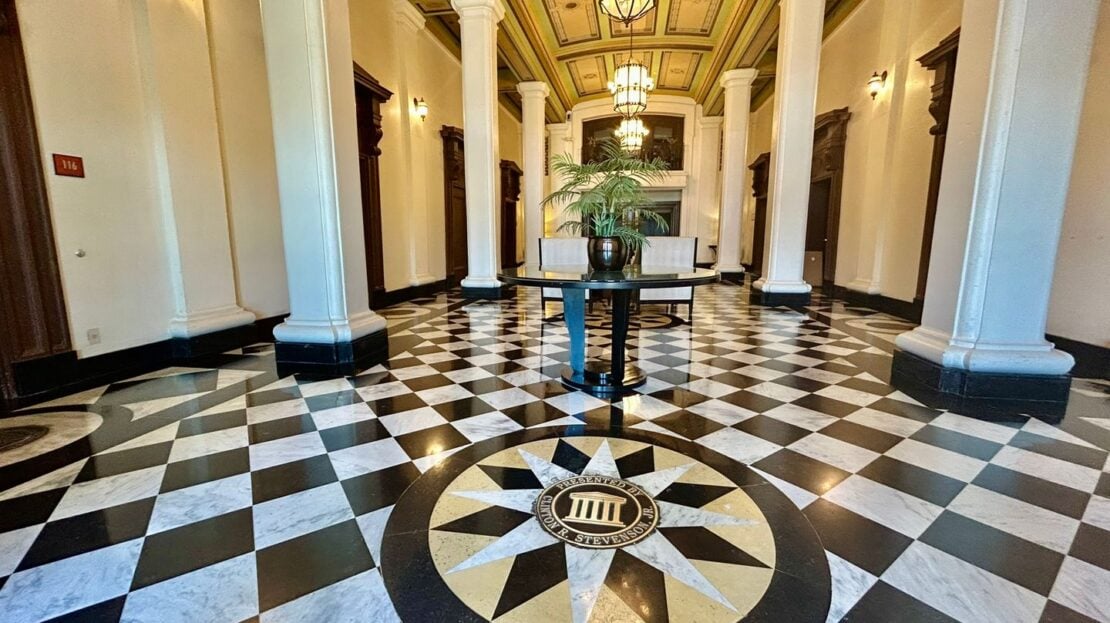 835 Locust Avenue Unit 109 - Long Beach - California - 1 bed, 1 bath rental property