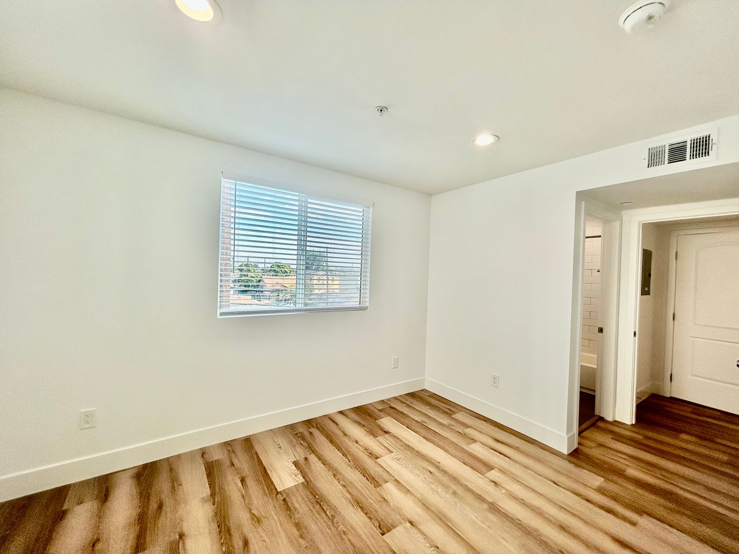8418 S Main Street  - Los Angeles - California - 3 bed, 3 bath rental property