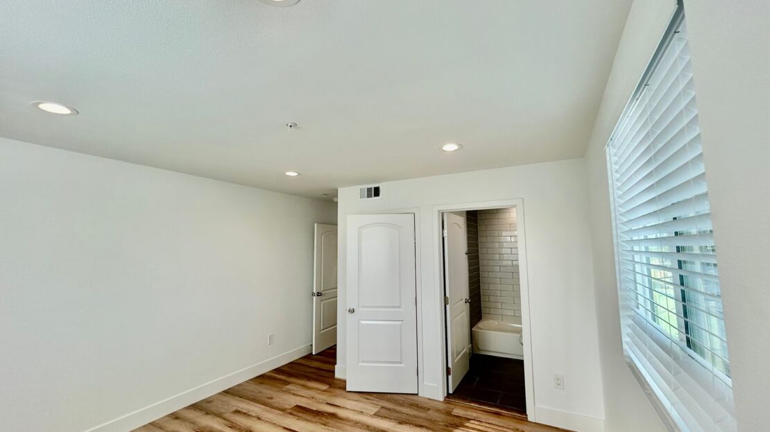 8418 S Main Street  - Los Angeles - California - 3 bed, 3 bath rental property