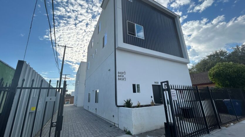 8418 S Main Street  - Los Angeles - California - 3 bed, 3 bath rental property