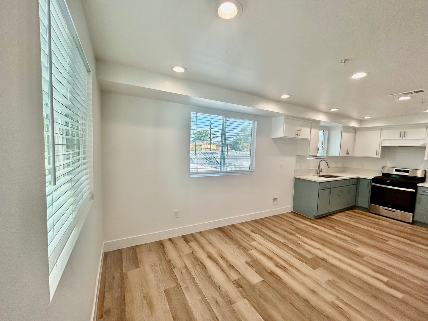 8418 S Main Street  - Los Angeles - California - 3 bed, 3 bath rental property