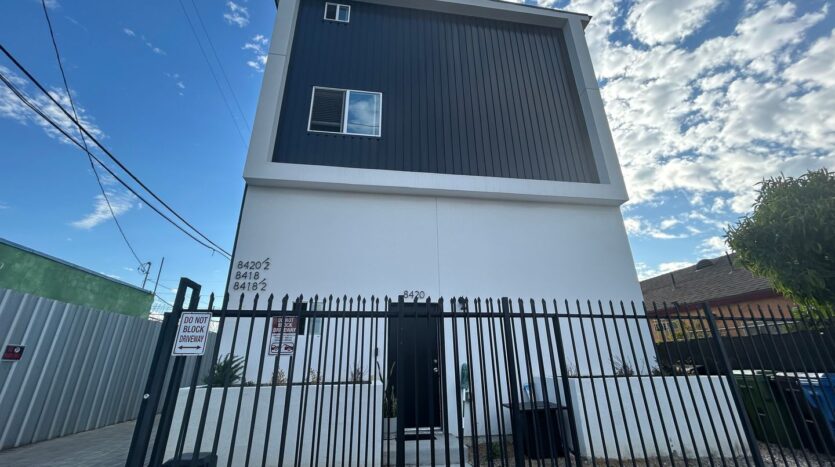8418 S Main Street  - Los Angeles - California - 3 bed, 3 bath rental property