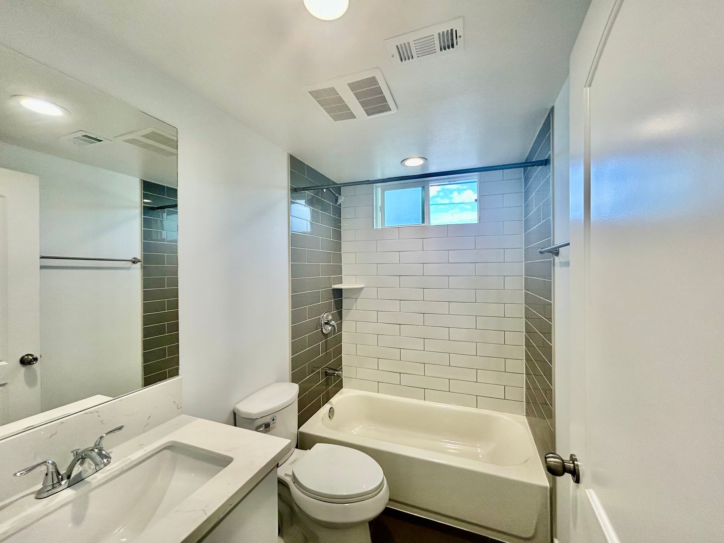 8418 S Main Street  - Los Angeles - California - 3 bed, 3 bath rental property