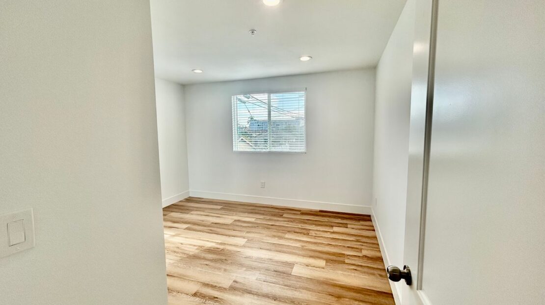 8418 S Main Street  - Los Angeles - California - 3 bed, 3 bath rental property