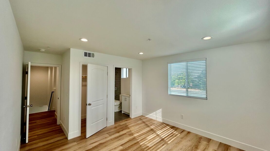 8418 S Main Street  - Los Angeles - California - 3 bed, 3 bath rental property