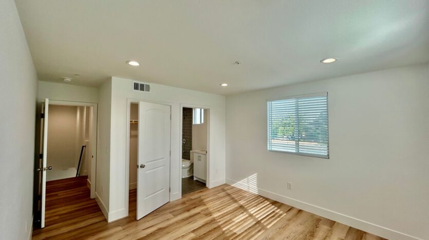 8418 S Main Street  - Los Angeles - California - 3 bed, 3 bath rental property