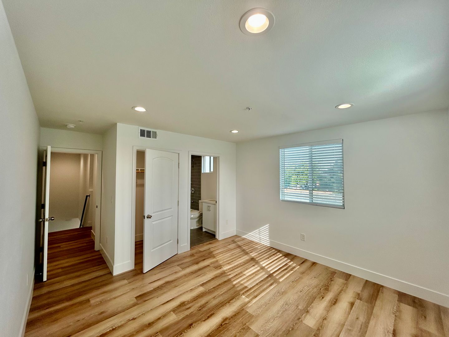 8418 S Main Street  - Los Angeles - California - 3 bed, 3 bath rental property