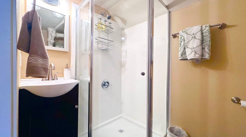 8715 SE 30th Ave.  - Milwaukie - Oregon - 2 bed, 1 bath rental property