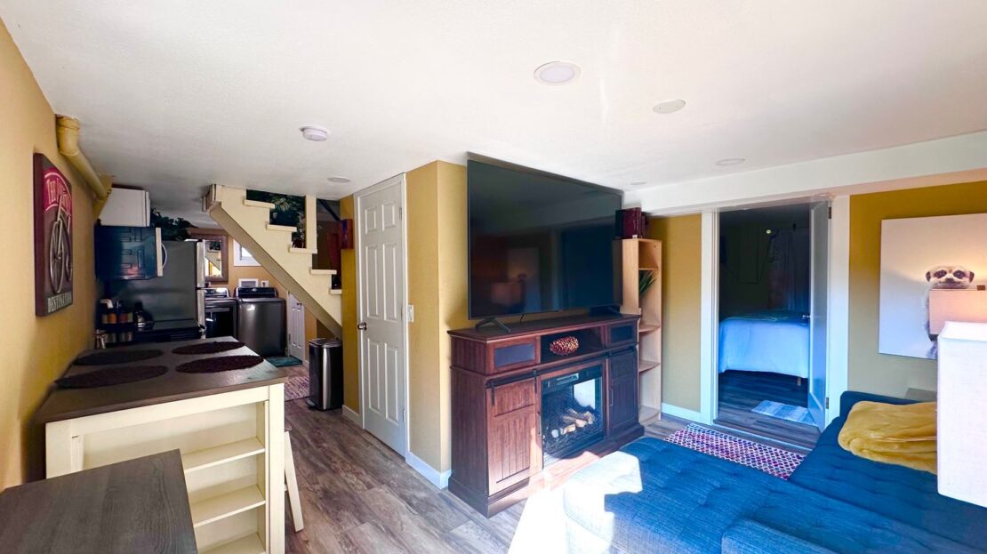 8715 SE 30th Ave.  - Milwaukie - Oregon - 2 bed, 1 bath rental property