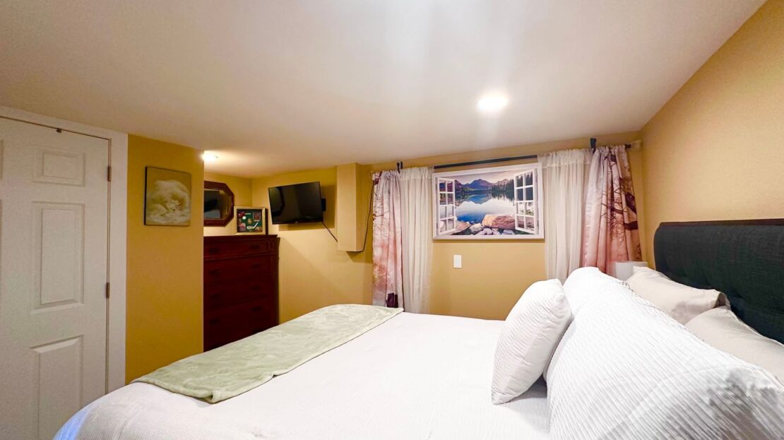 8715 SE 30th Ave.  - Milwaukie - Oregon - 2 bed, 1 bath rental property