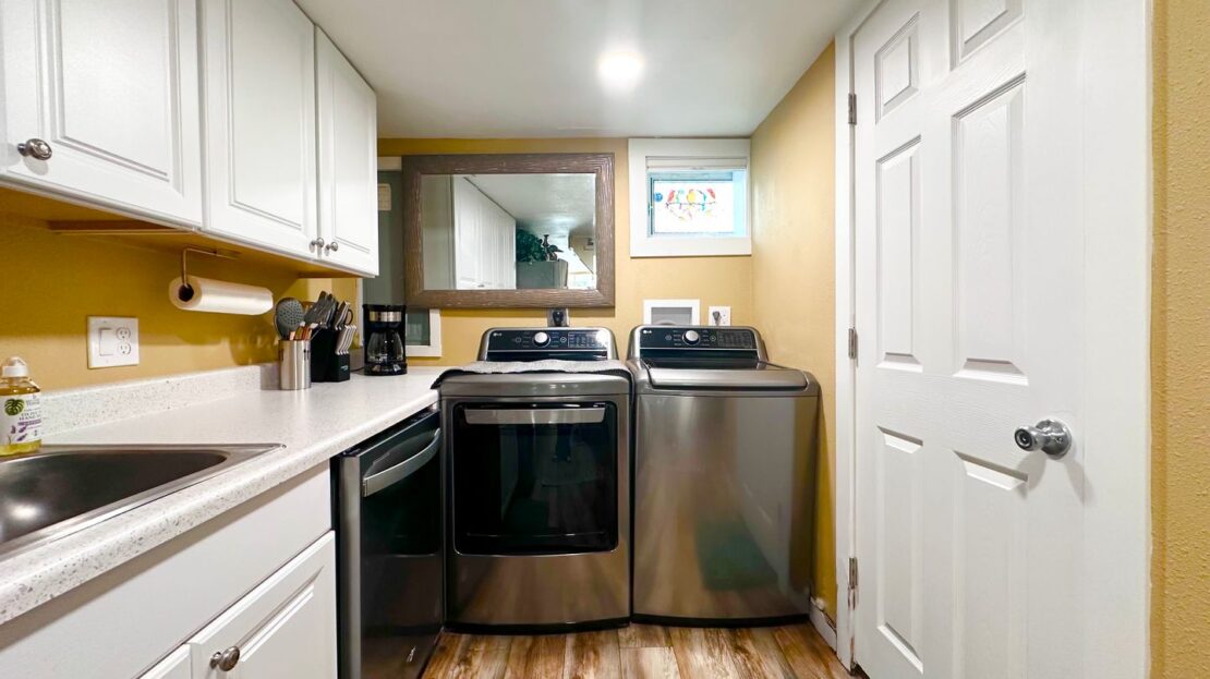 8715 SE 30th Ave.  - Milwaukie - Oregon - 2 bed, 1 bath rental property