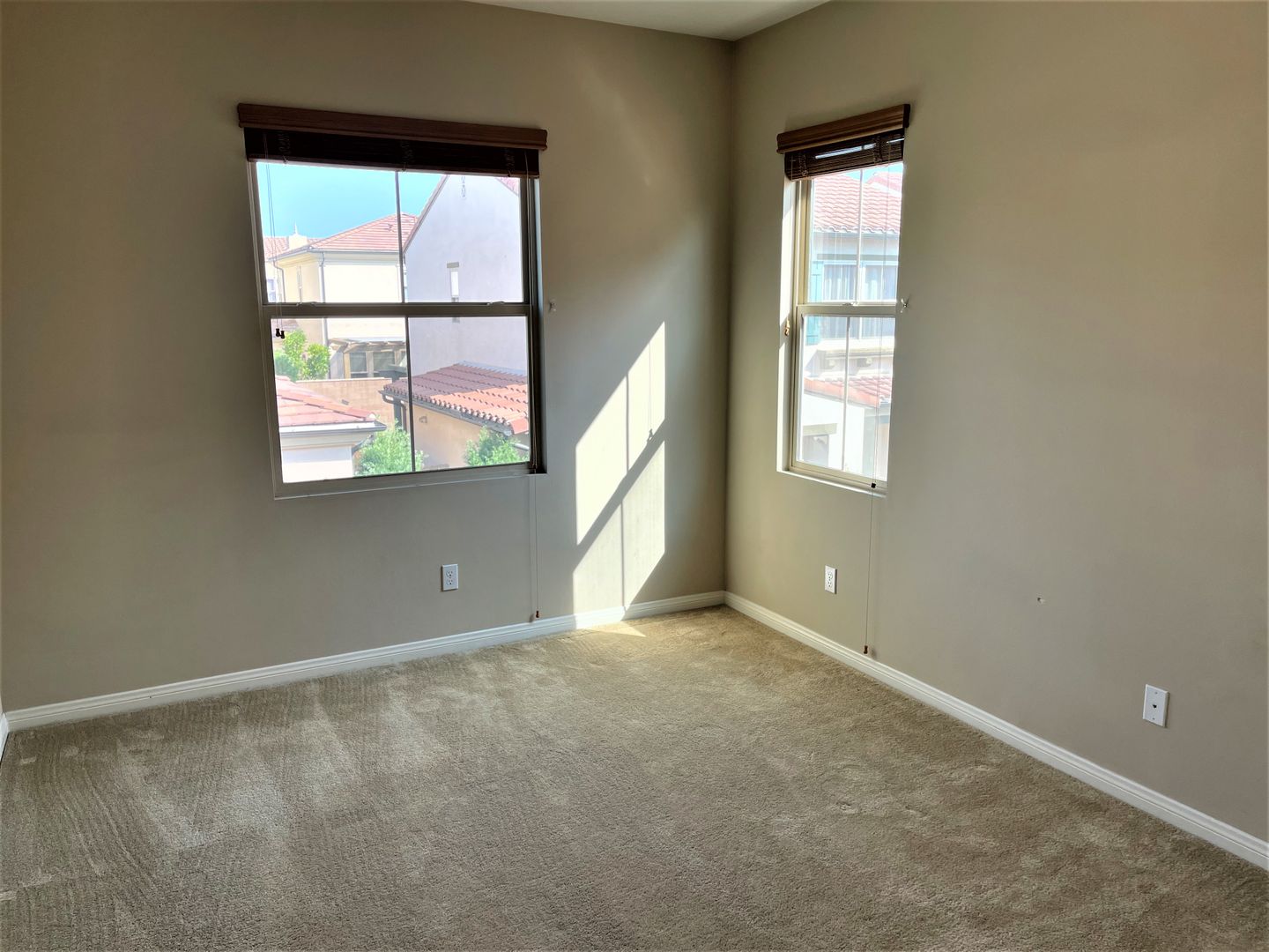 90 Rembrandt - Irvine - California - 3 bed, 2.5 bath rental property