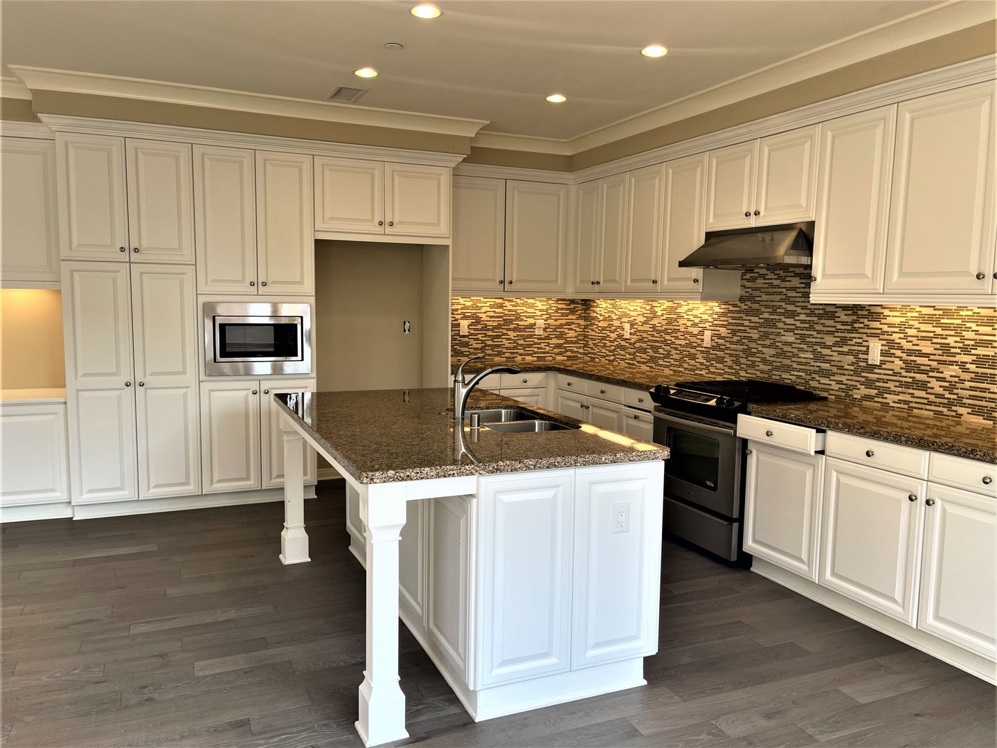 90 Rembrandt - Irvine - California - 3 bed, 2.5 bath rental property