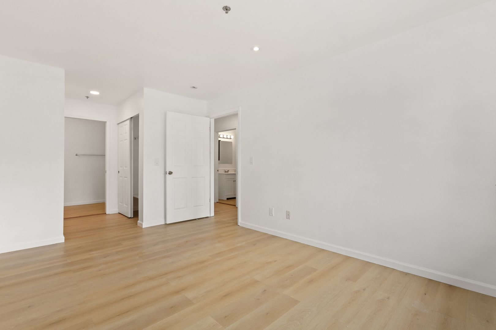 901 E Marine View Dr Unit #202 - Everett - Washington - 2 bed, 2 bath rental property