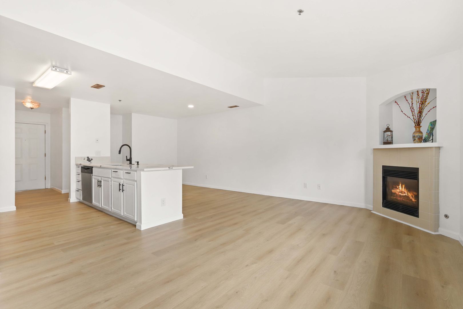 901 E Marine View Dr Unit #202 - Everett - Washington - 2 bed, 2 bath rental property