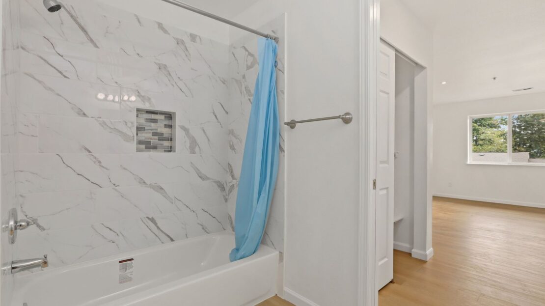 901 E Marine View Dr Unit #202 - Everett - Washington - 2 bed, 2 bath rental property