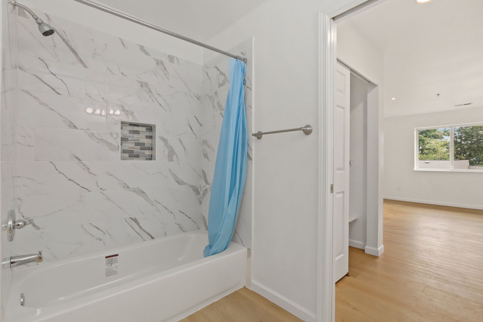 901 E Marine View Dr Unit #202 - Everett - Washington - 2 bed, 2 bath rental property