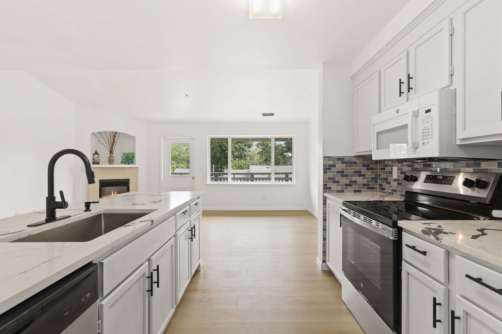 901 E Marine View Dr Unit #202 - Everett - Washington - 2 bed, 2 bath rental property