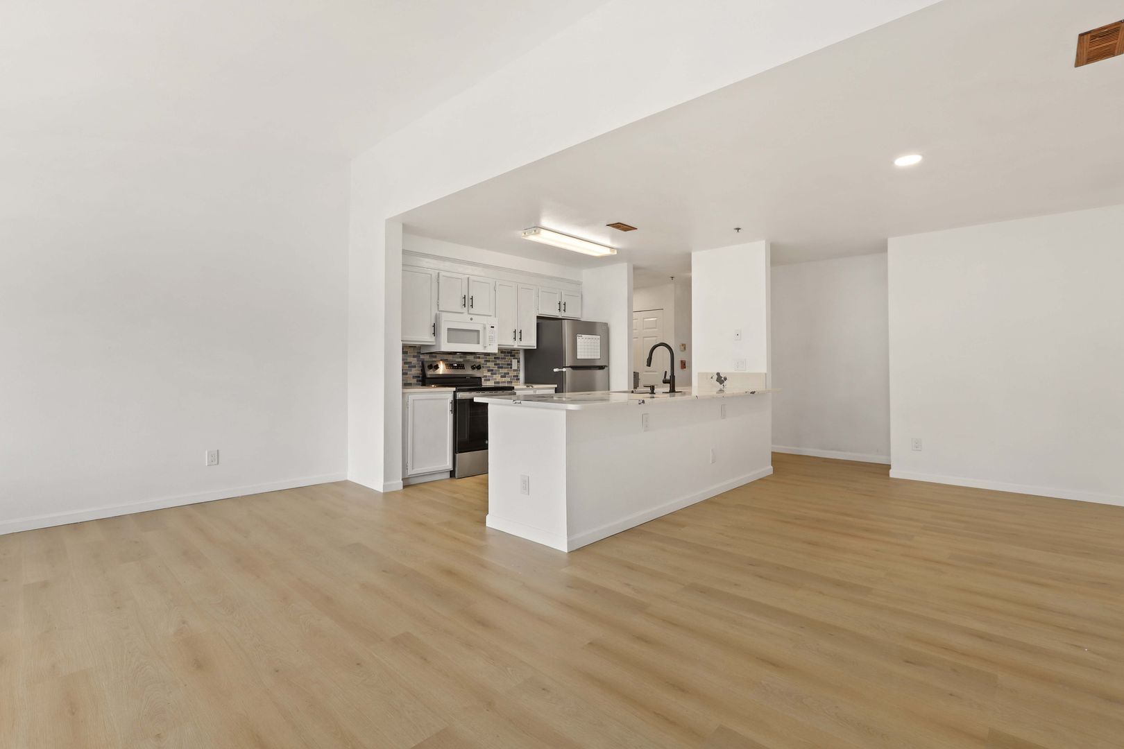 901 E Marine View Dr Unit #202 - Everett - Washington - 2 bed, 2 bath rental property