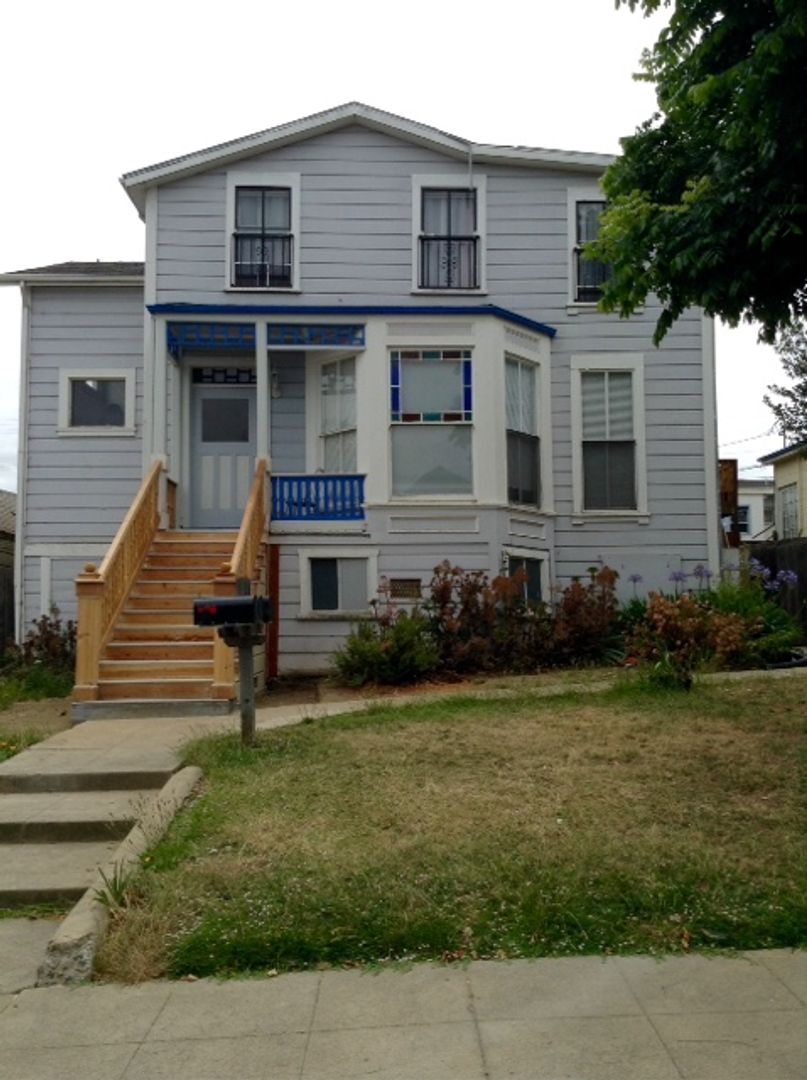 909 Virginia Street Unit B - Vallejo - California - 2 bed, 2 bath rental property