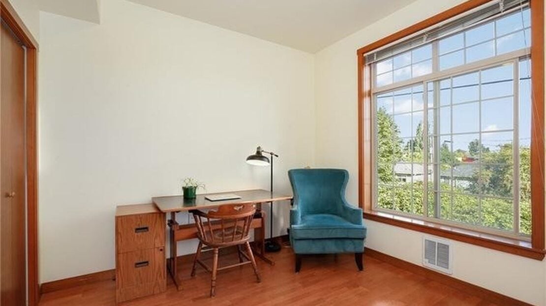 910 Gladstone #209 - Bellingham - Washington - 2 bed, 1 bath rental property