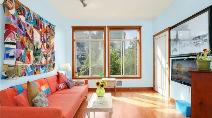 910 Gladstone #209 - Bellingham - Washington - 2 bed, 1 bath rental property