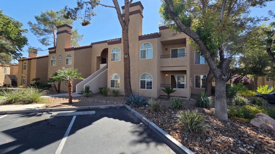 9325 West Desert Inn Road Building 16 unit 111 - Las Vegas - Nevada - 2 bed, 2 bath rental property