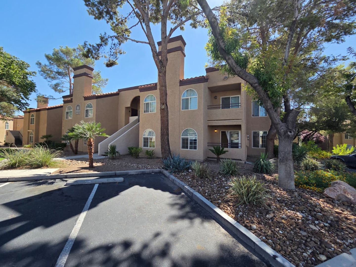 9325 West Desert Inn Road Building 16 unit 111 - Las Vegas - Nevada - 2 bed, 2 bath rental property