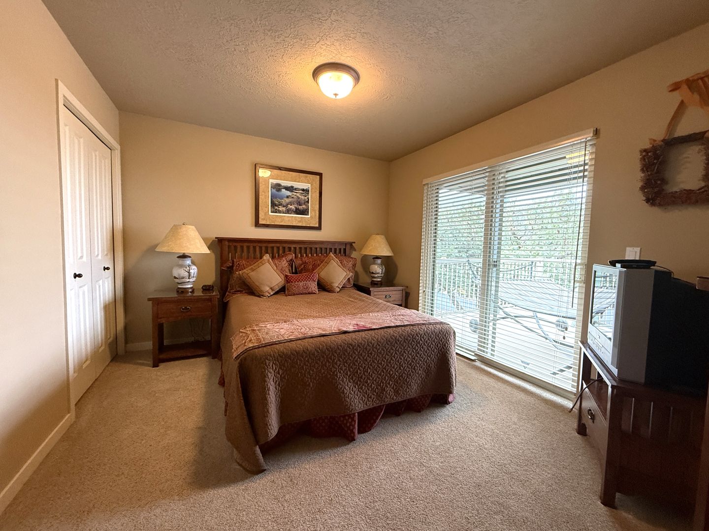 10464 Bitterbrush Ct  - Redmond - Oregon - 5 bed, 3.5 bath rental property