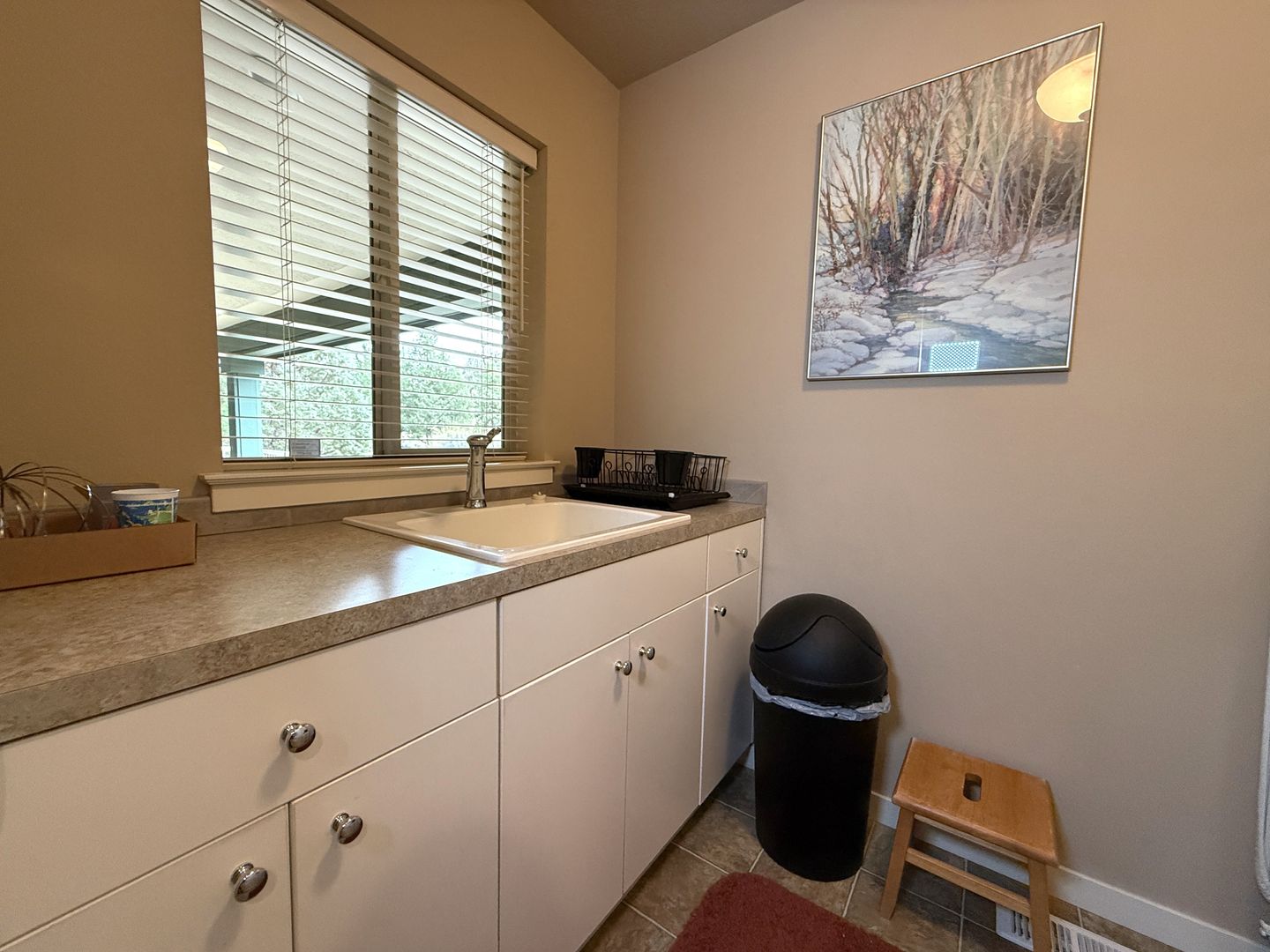 10464 Bitterbrush Ct  - Redmond - Oregon - 5 bed, 3.5 bath rental property