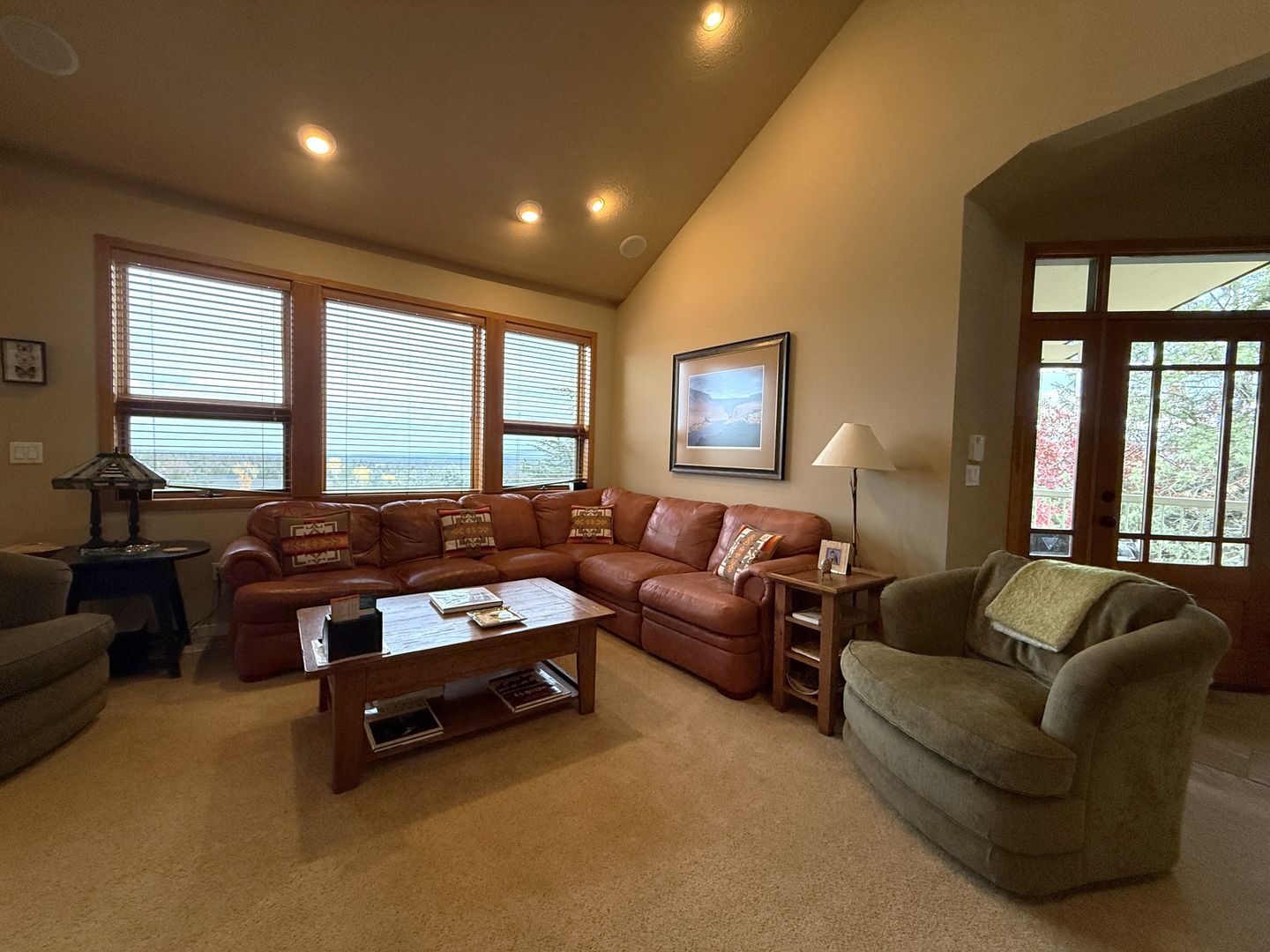 10464 Bitterbrush Ct  - Redmond - Oregon - 5 bed, 3.5 bath rental property