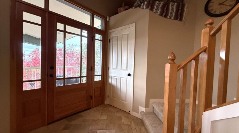 10464 Bitterbrush Ct  - Redmond - Oregon - 5 bed, 3.5 bath rental property