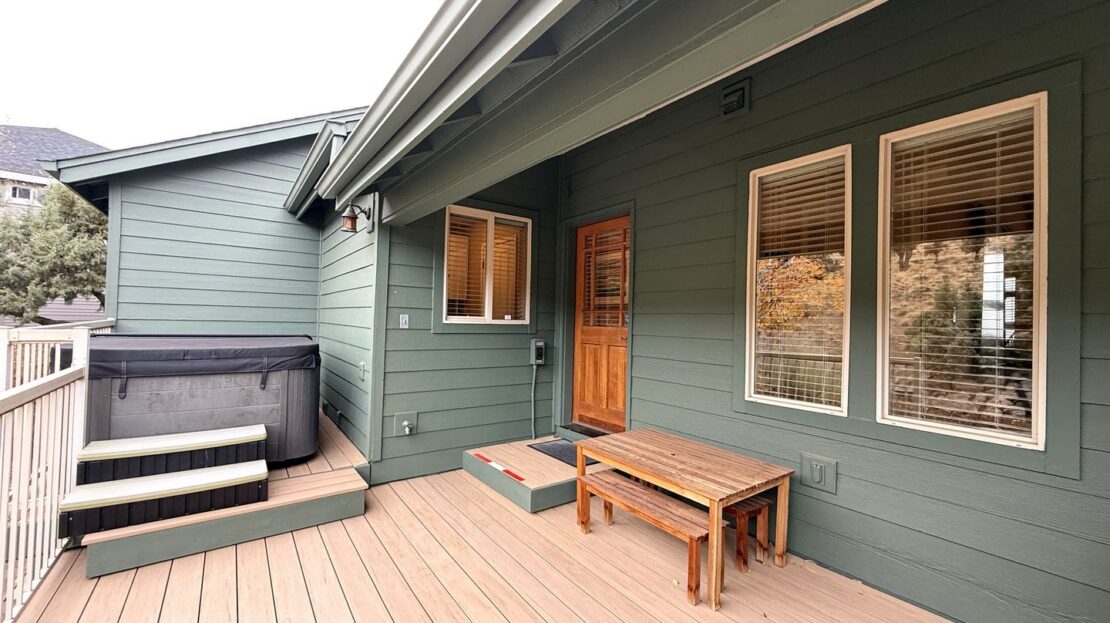 10464 Bitterbrush Ct  - Redmond - Oregon - 5 bed, 3.5 bath rental property