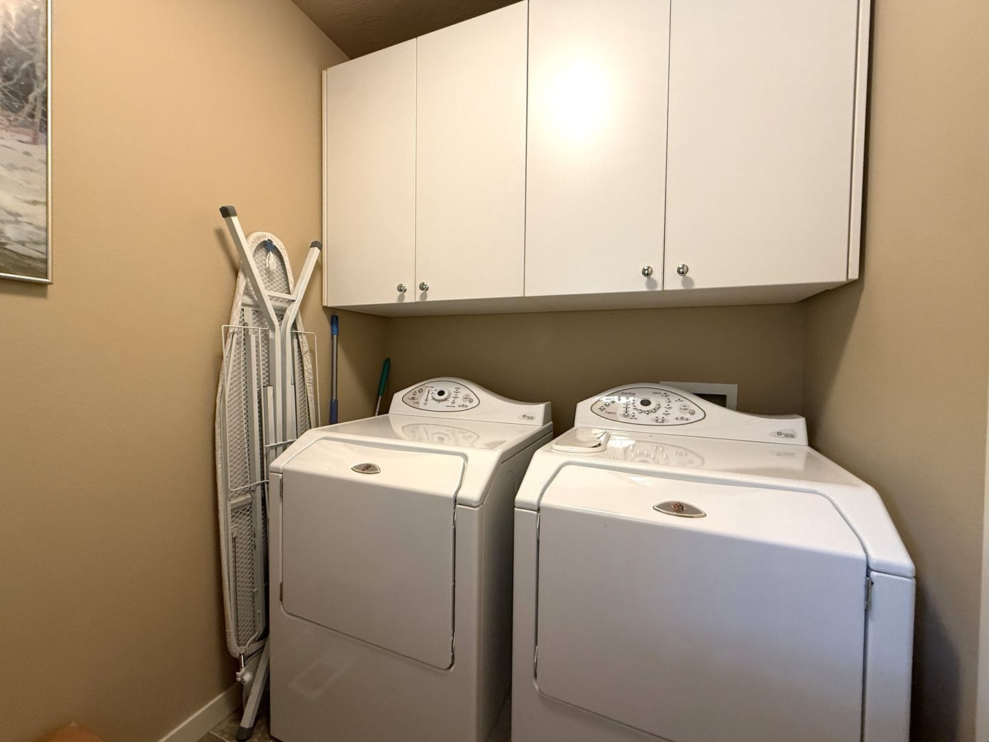 10464 Bitterbrush Ct  - Redmond - Oregon - 5 bed, 3.5 bath rental property